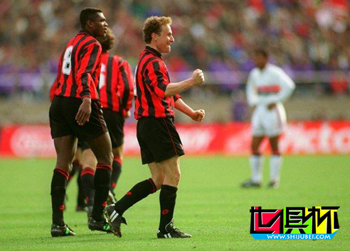 1993年12月12日米蘭軍團2比3不敵巴西圣保羅