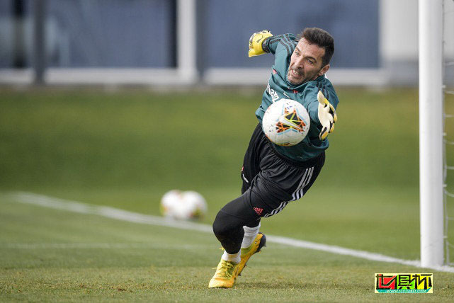 14年隊魂堅守！尤文官宣與布馮、基耶利尼續(xù)約1年 二老或終老安聯(lián)-第2張圖片-世俱杯