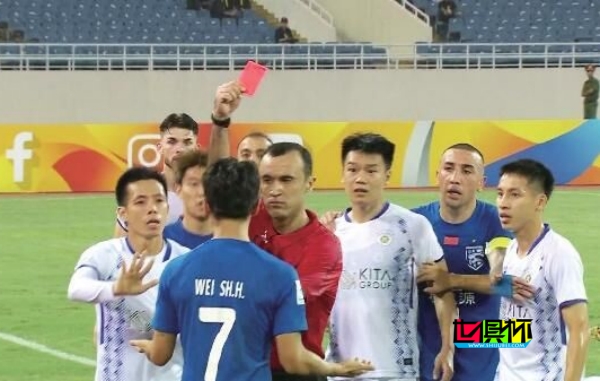 韋世豪因惡意犯規(guī)亞冠停賽3場，并罰款1000美元-第1張圖片-世俱杯